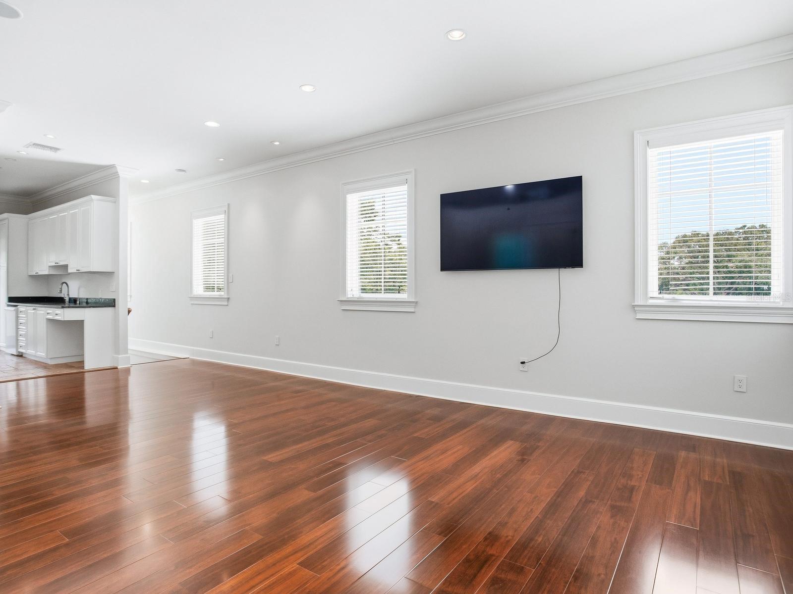 HENDERSON BEACH - Residential