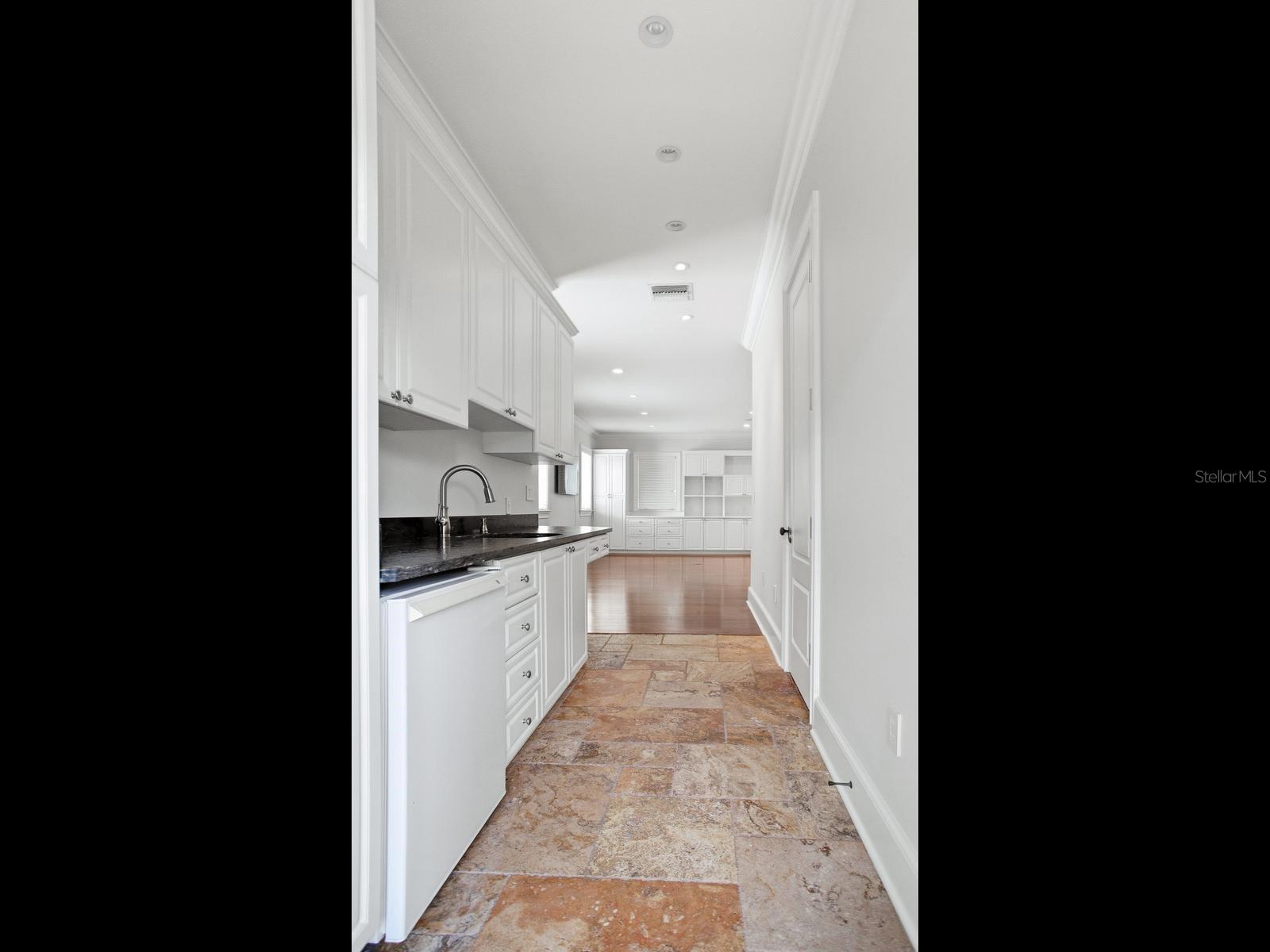 HENDERSON BEACH - Residential