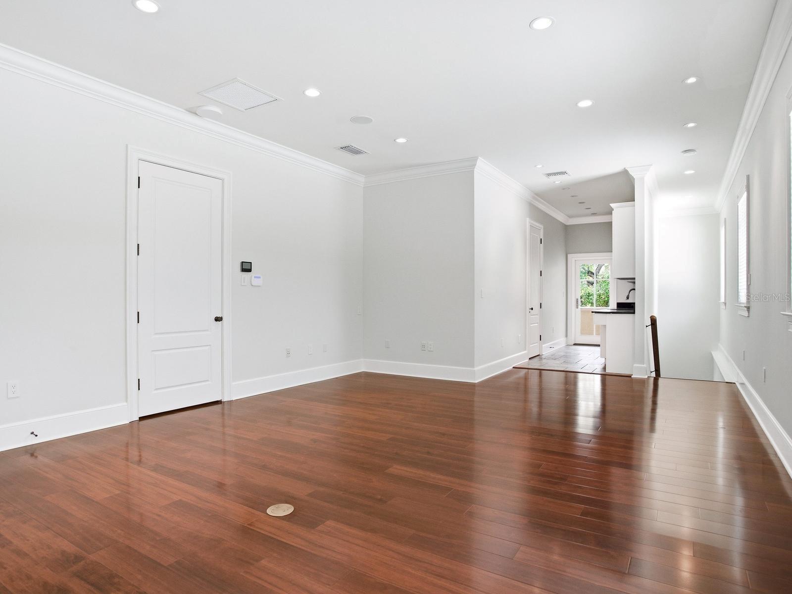 HENDERSON BEACH - Residential