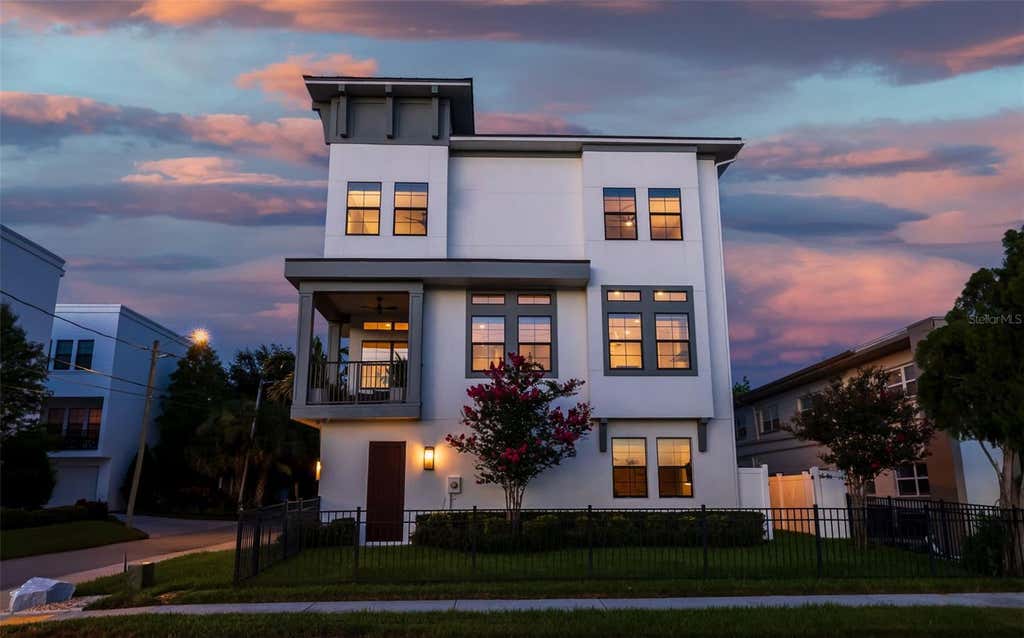Photo of 1815 5th Street N, St Petersburg, FL 33704 (MLS # TB8519841)