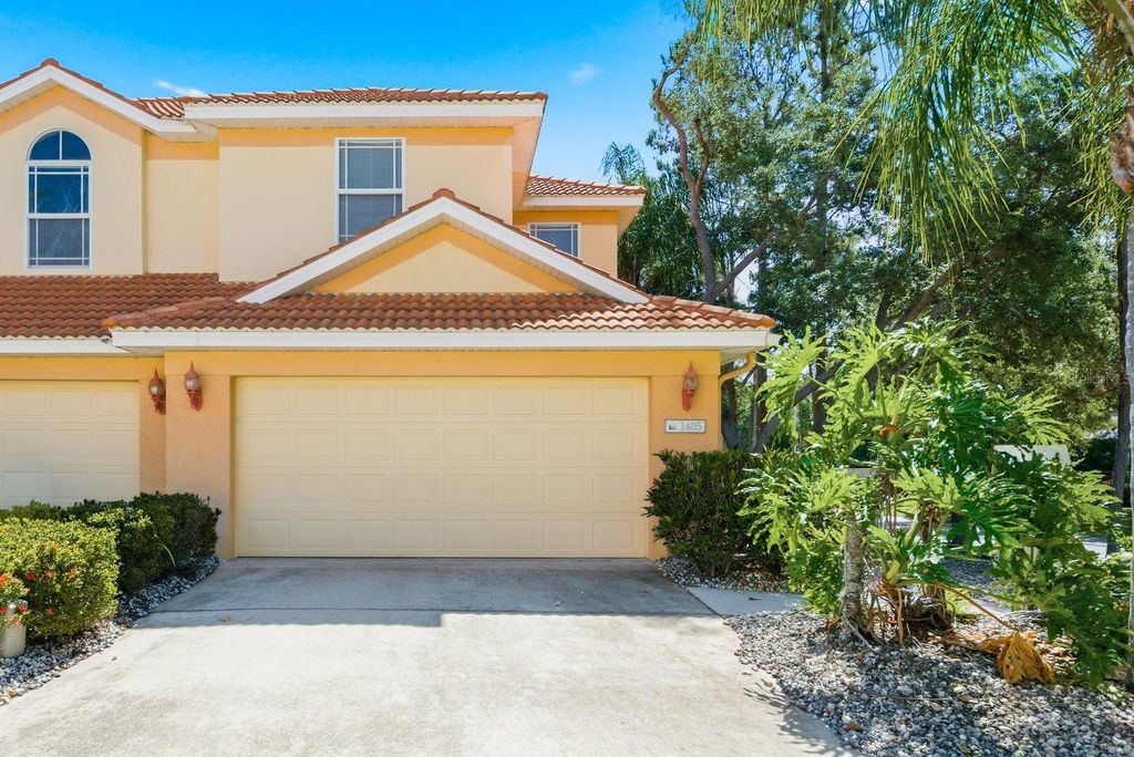 Photo of 1405 Ridge Terrace, Tarpon Springs, FL 34689 (MLS # TB8505371)
