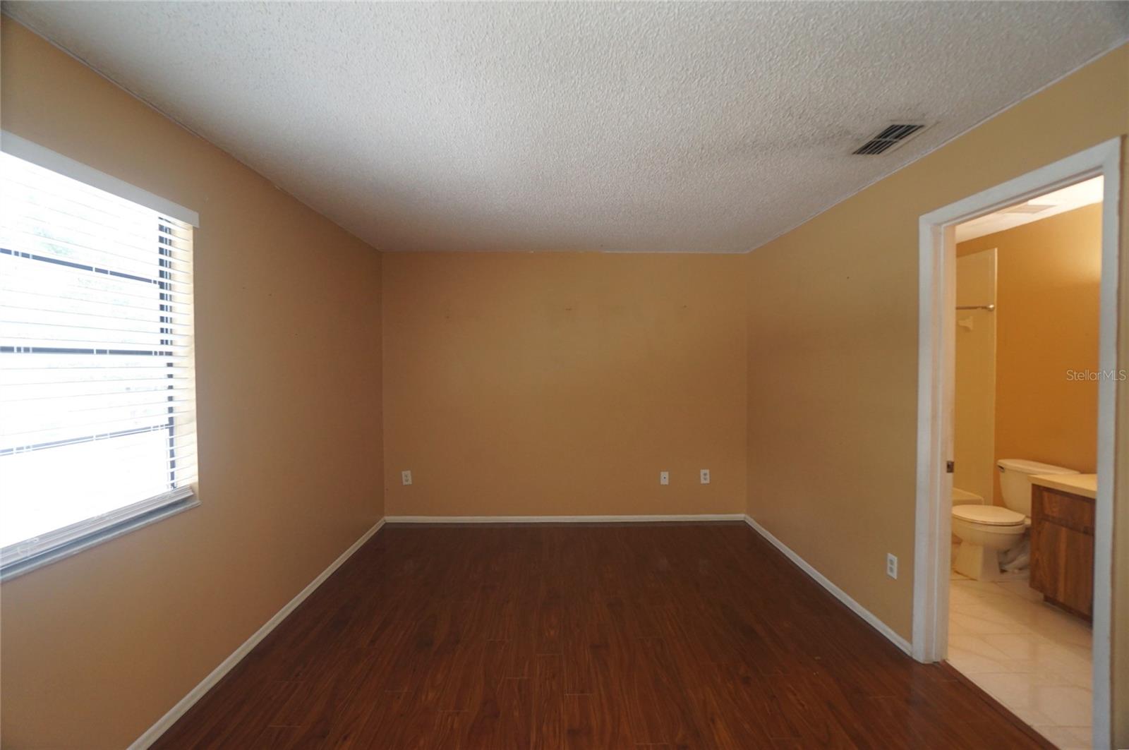 CARROLLWOOD OAKS - Residential Lease