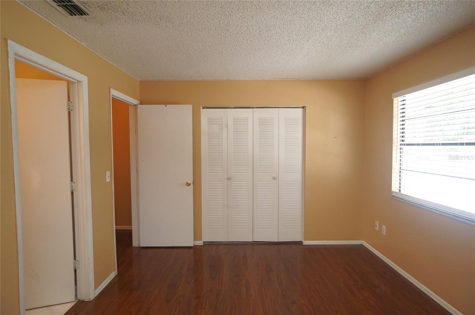CARROLLWOOD OAKS - Residential Lease