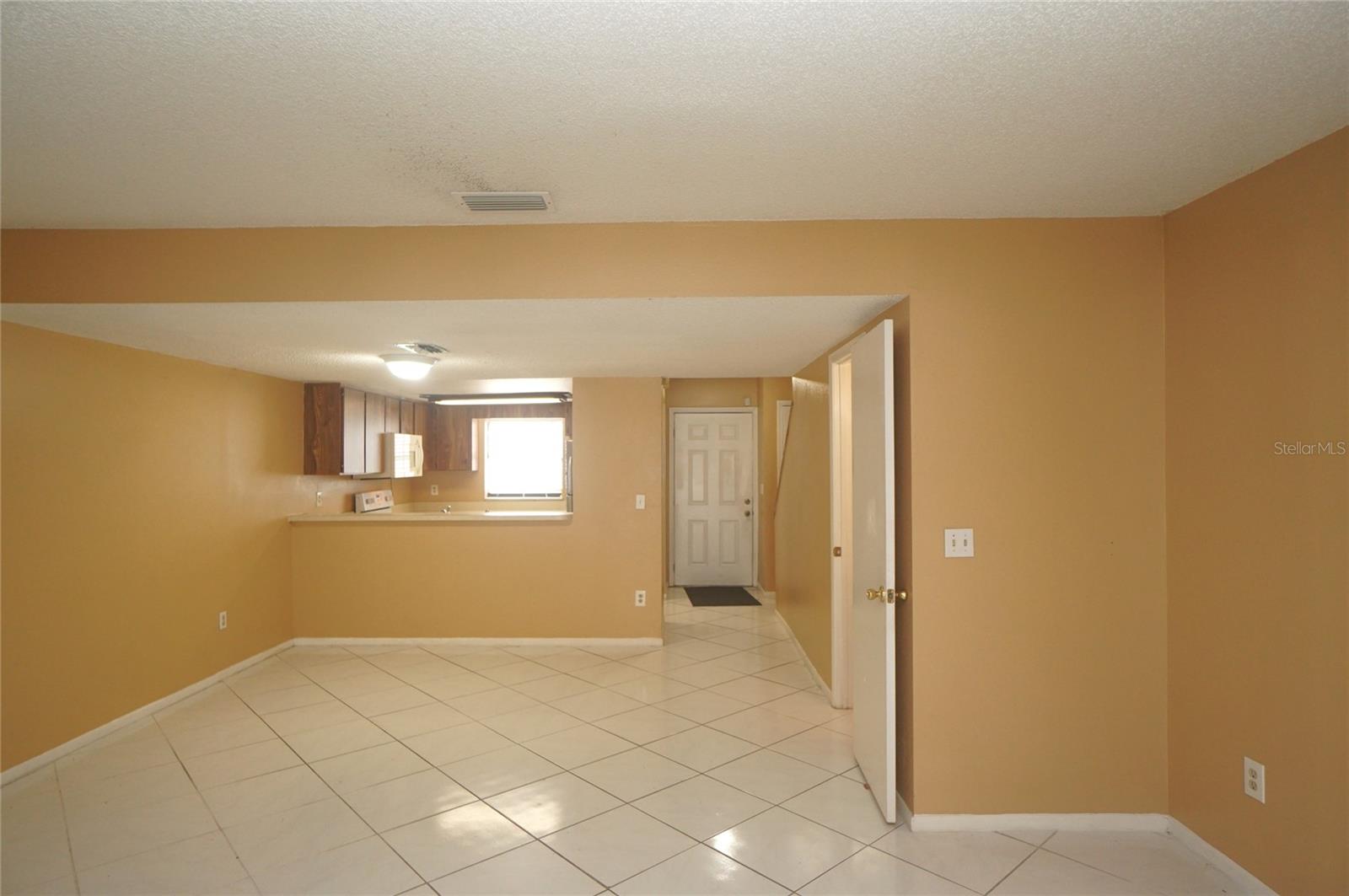 CARROLLWOOD OAKS - Residential Lease