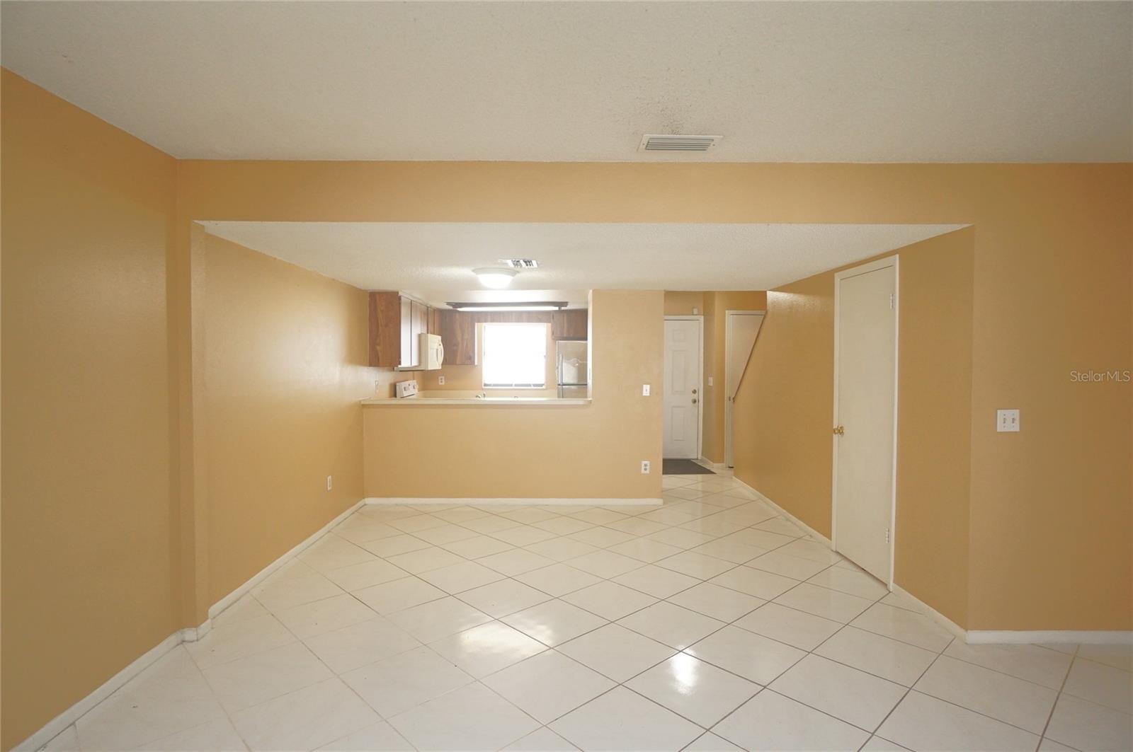 CARROLLWOOD OAKS - Residential Lease