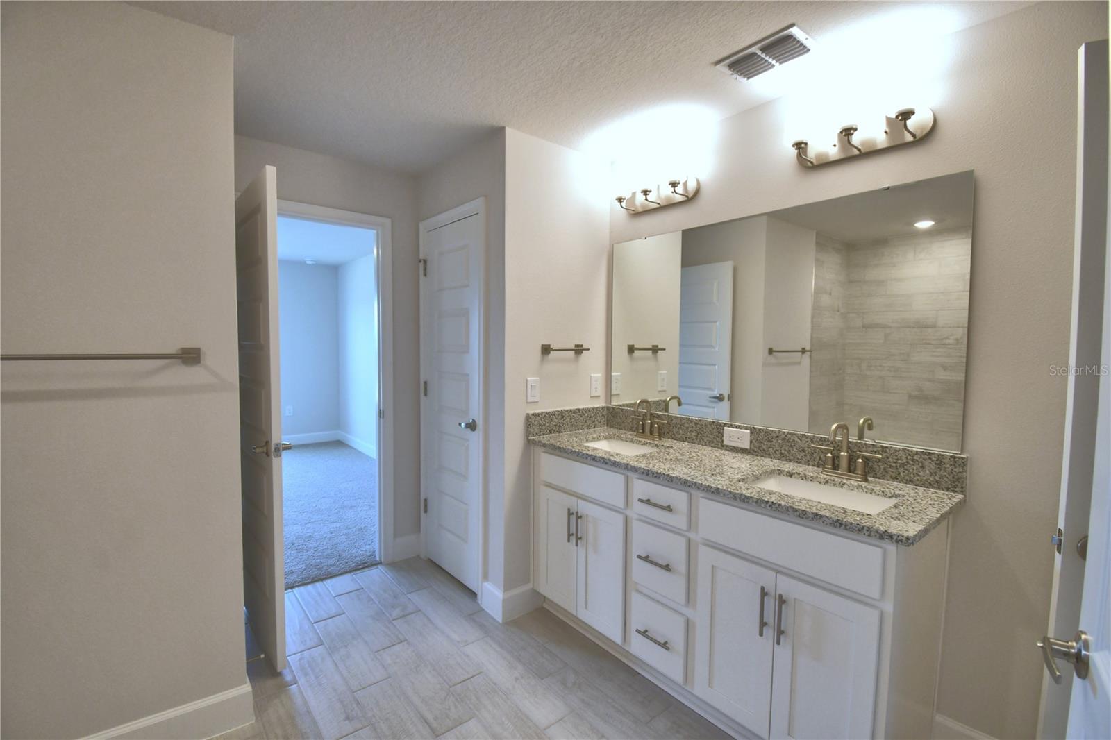 CADENCE CROSSING - Residential