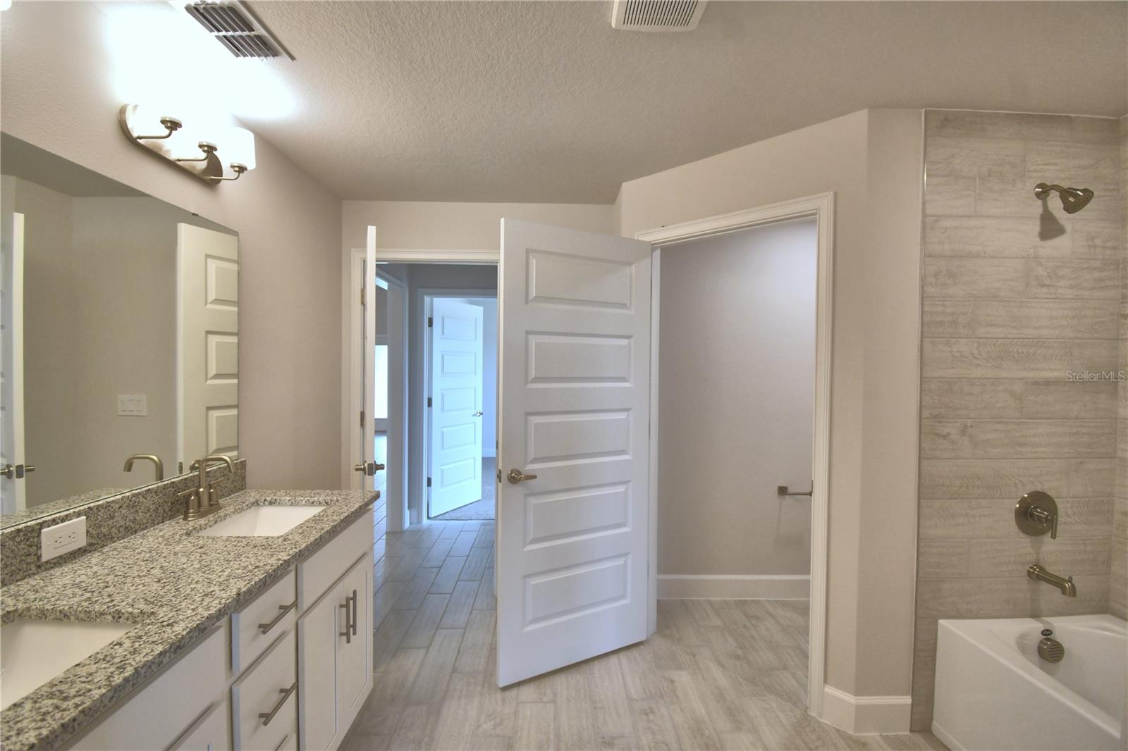 CADENCE CROSSING - Residential