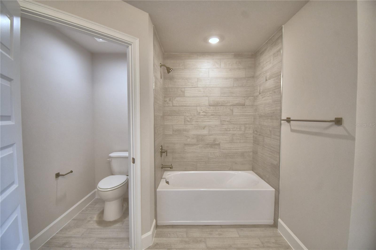 CADENCE CROSSING - Residential