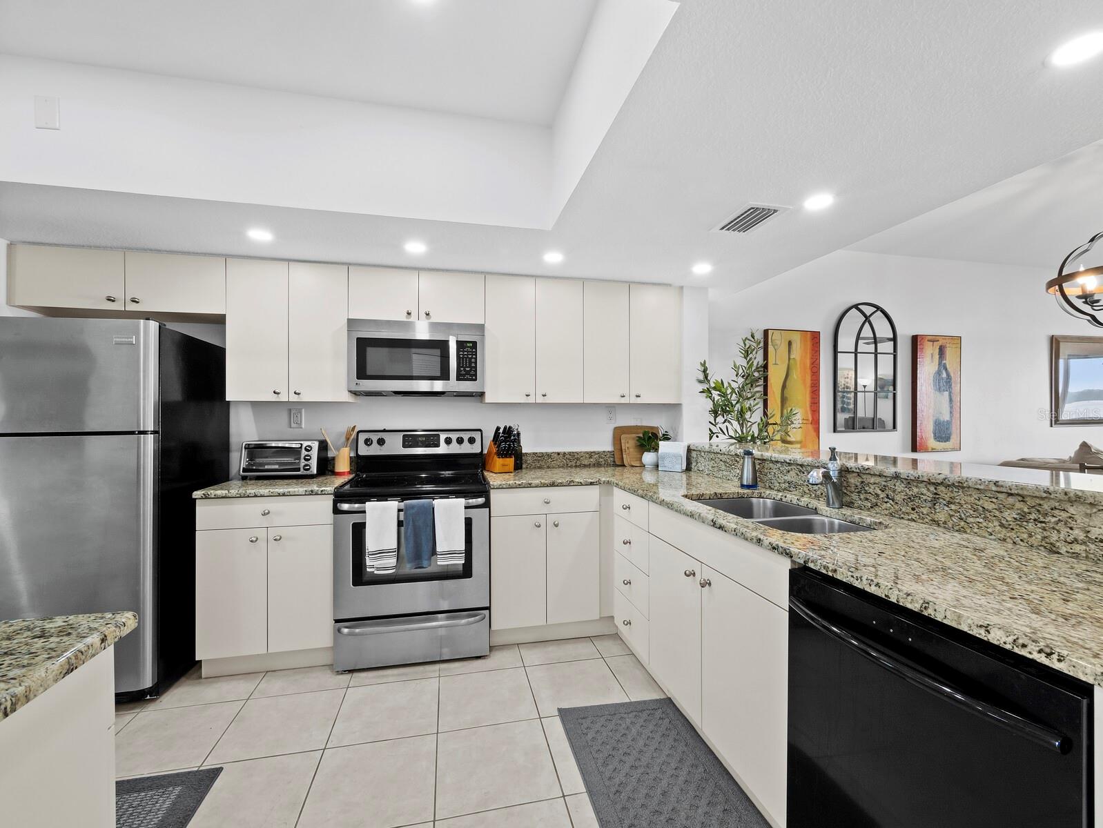 BUTTONWOOD COVE - Residential