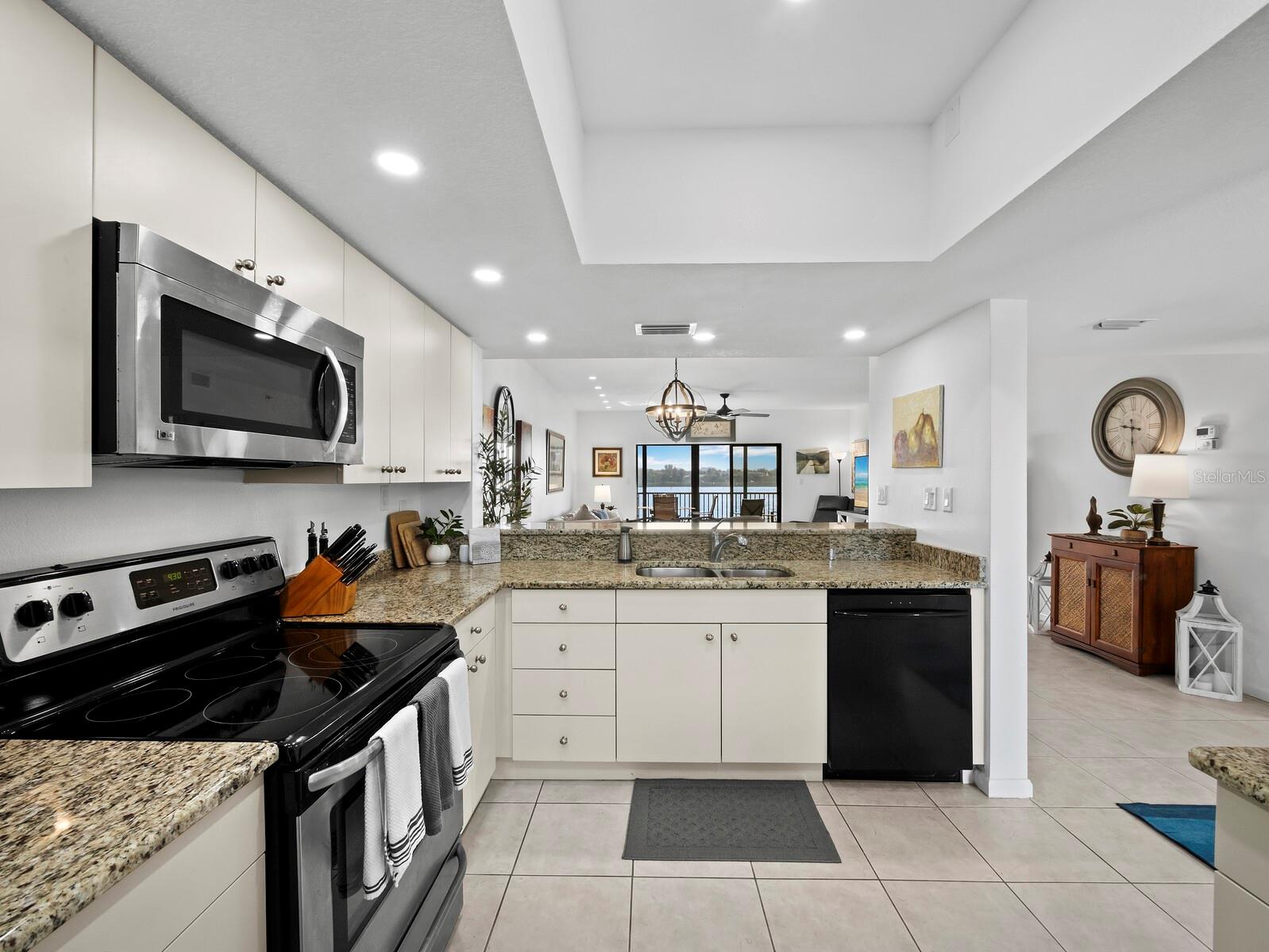 BUTTONWOOD COVE - Residential