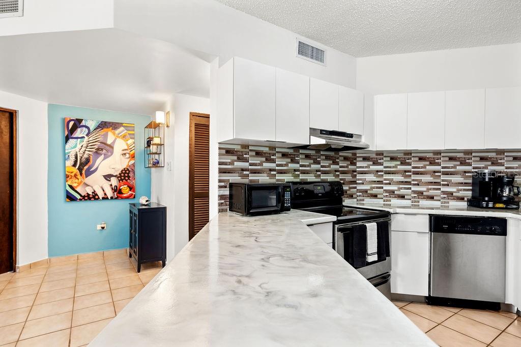 CRESCENT BEACH - Residential