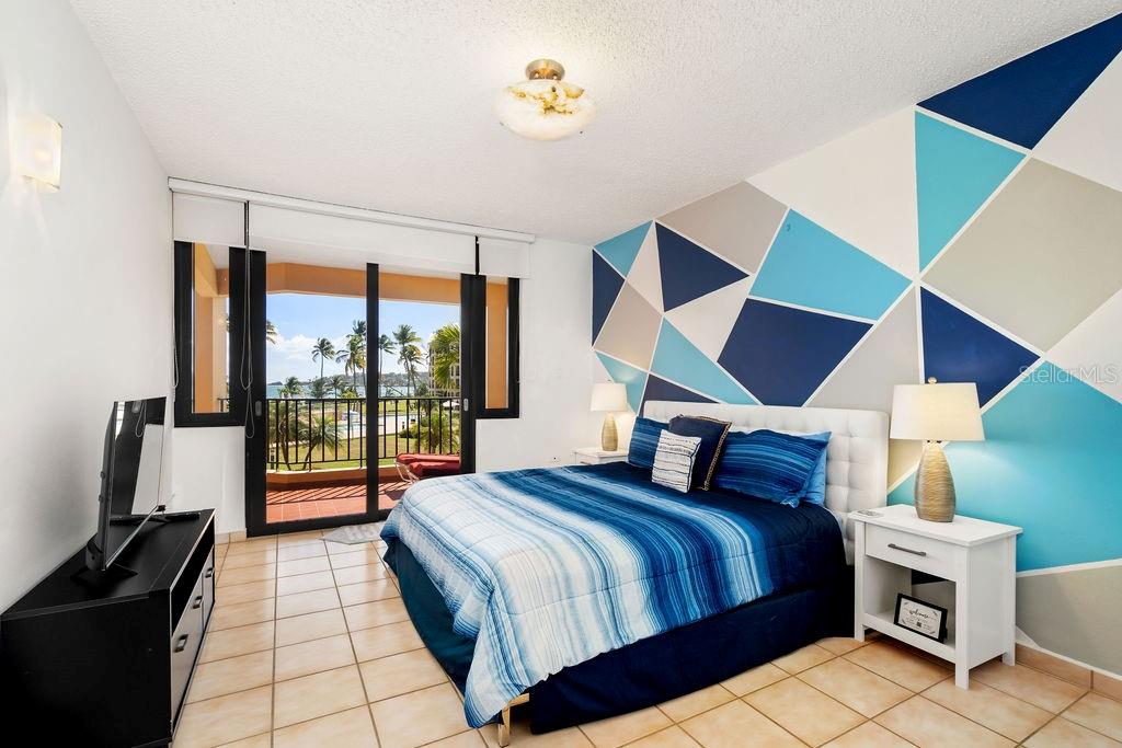 CRESCENT BEACH - Residential