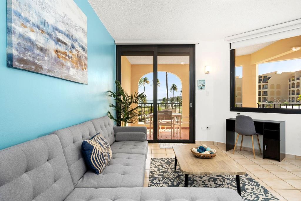 CRESCENT BEACH - Residential