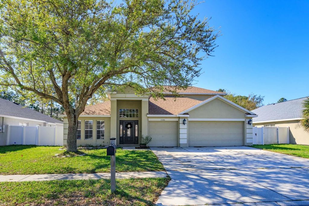 Photo of 13480 Dunwoody Drive, Spring Hill, FL 34609 (MLS # G5109987)