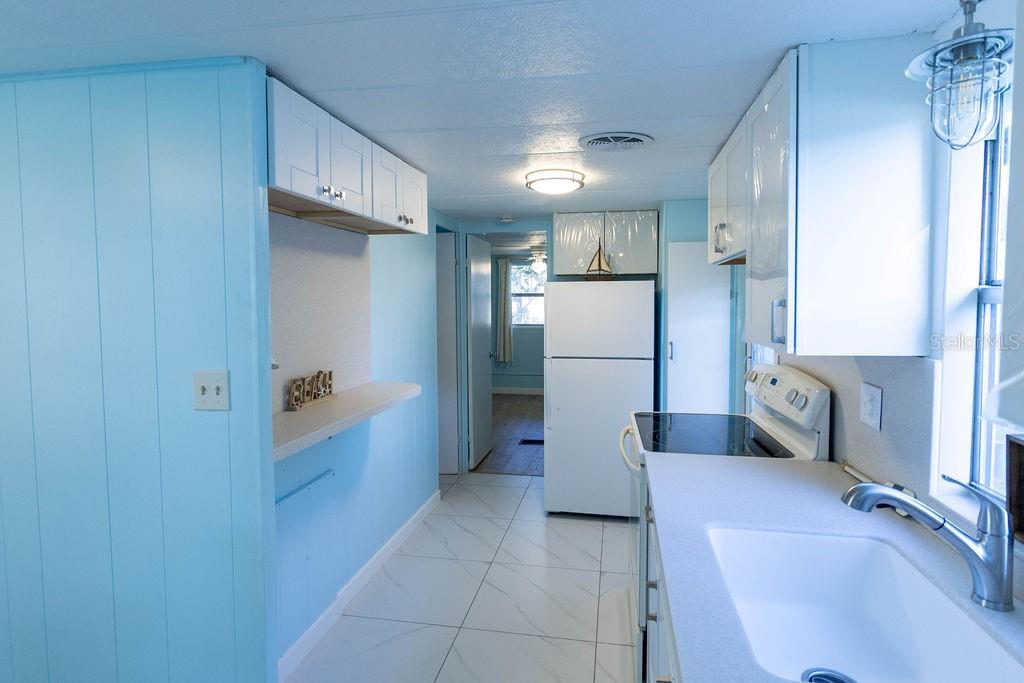 HEARTY HOST LAKE RESORT - Residential