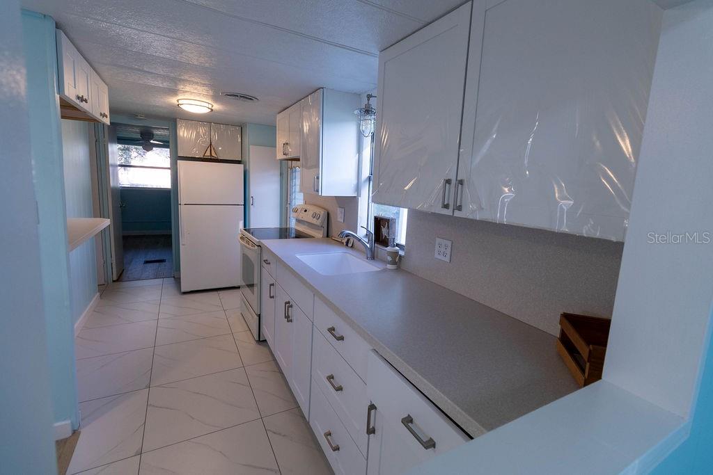 HEARTY HOST LAKE RESORT - Residential