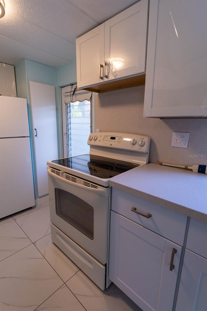 HEARTY HOST LAKE RESORT - Residential