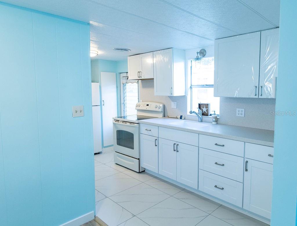 HEARTY HOST LAKE RESORT - Residential