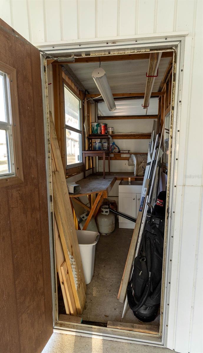 HEARTY HOST LAKE RESORT - Residential