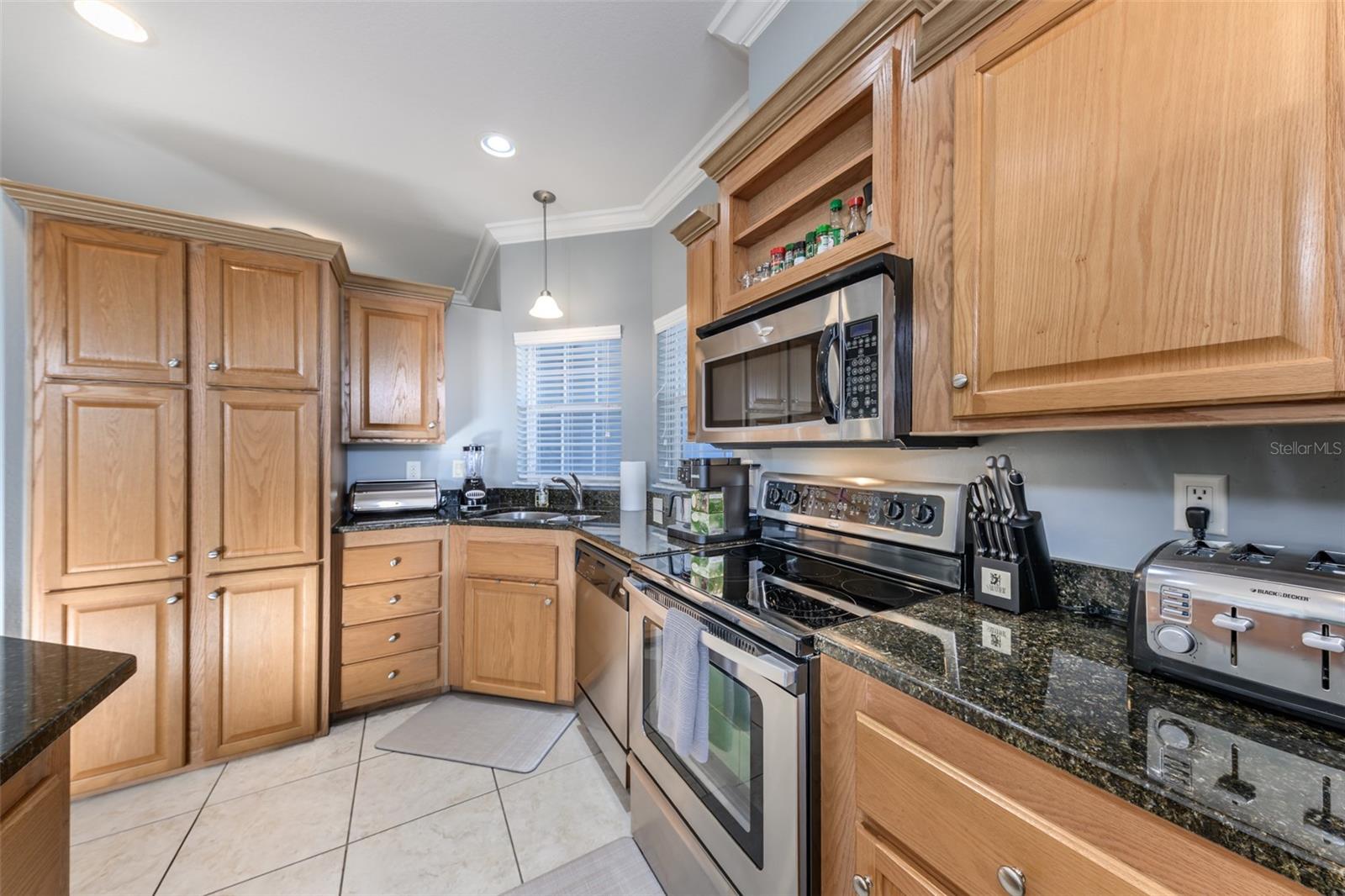 WINDMILL VILLAGE LT 10-C - Residential Lease