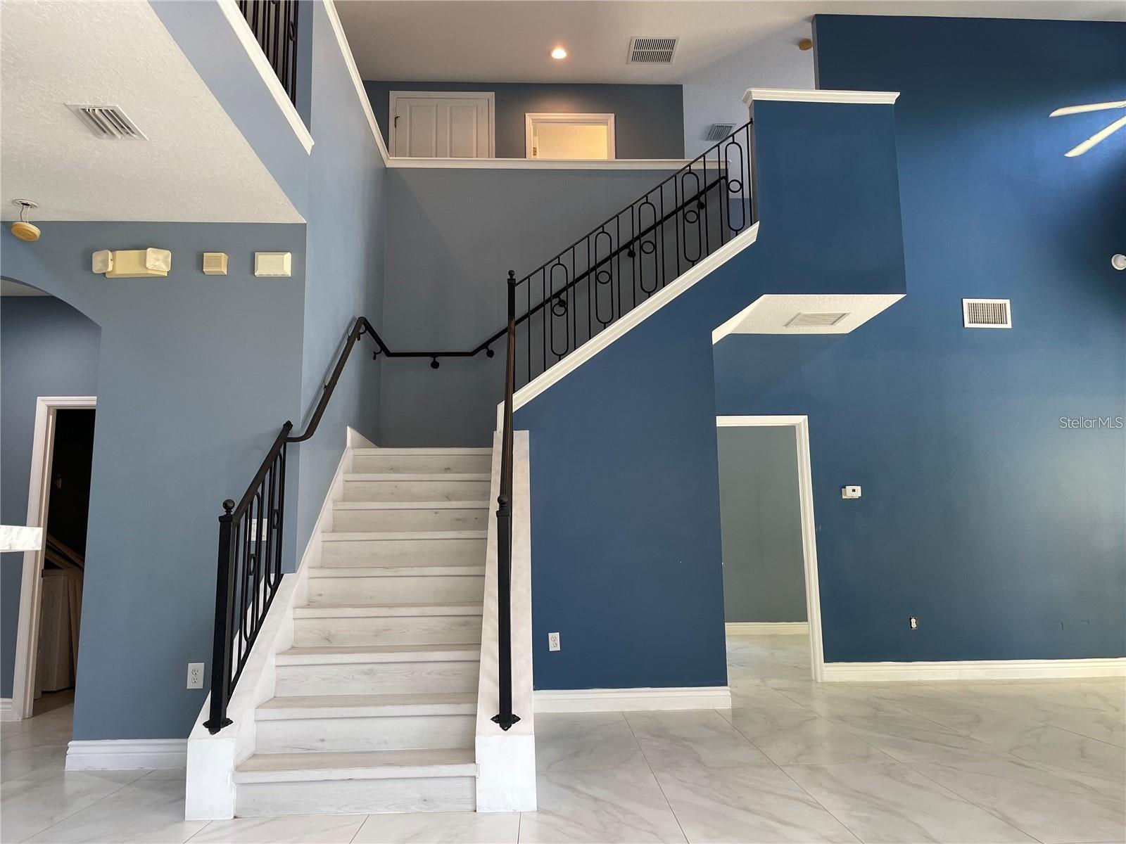 CALABAY PARC AT TOWER LAKE - Residential