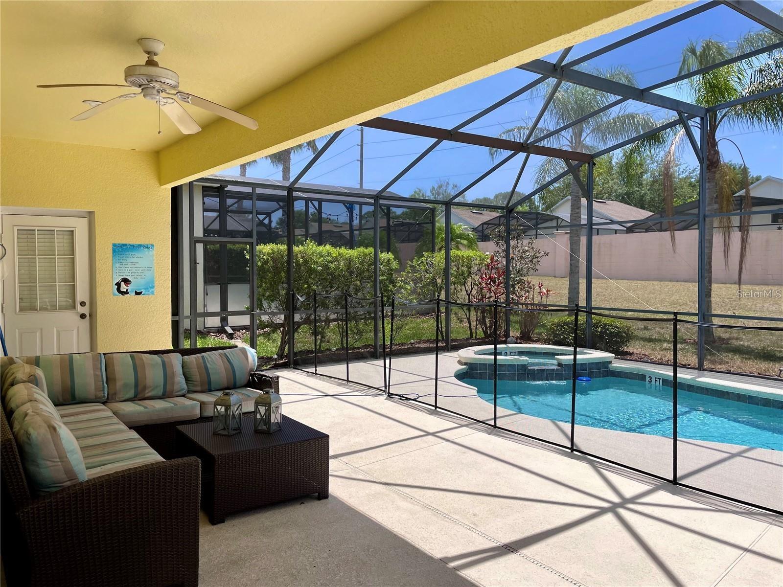 CALABAY PARC AT TOWER LAKE - Residential