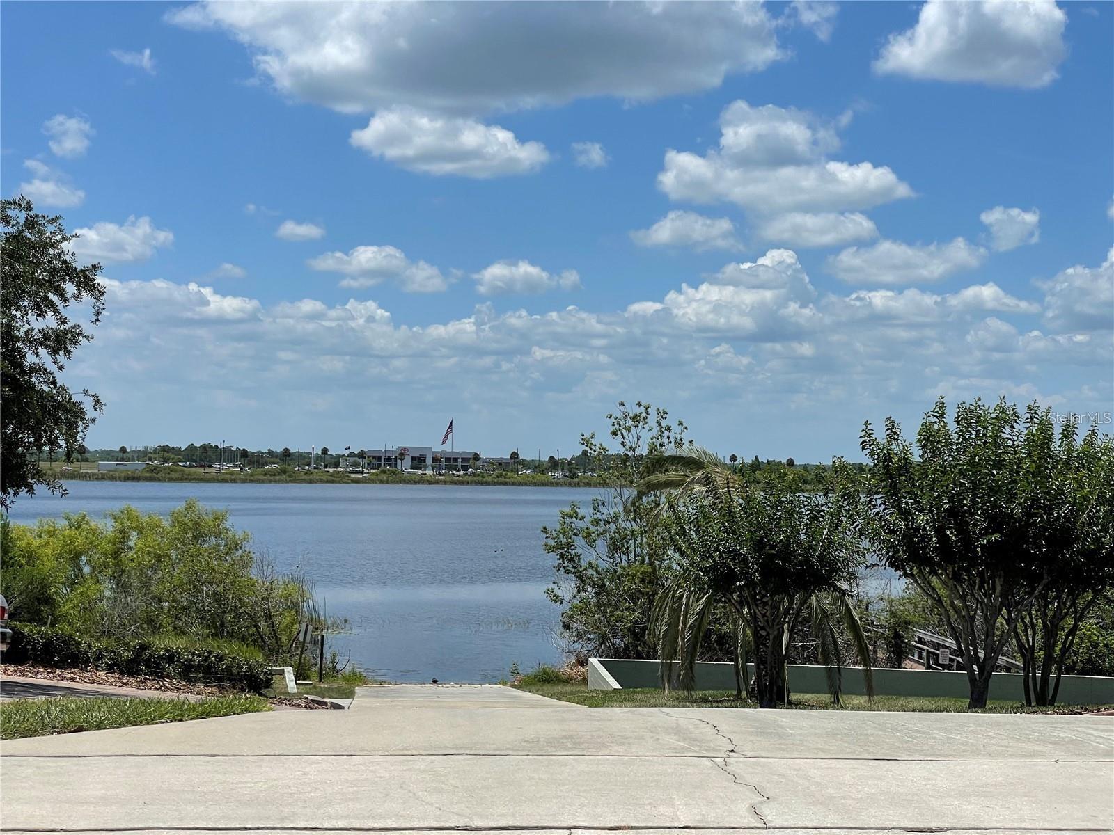 CALABAY PARC AT TOWER LAKE - Residential