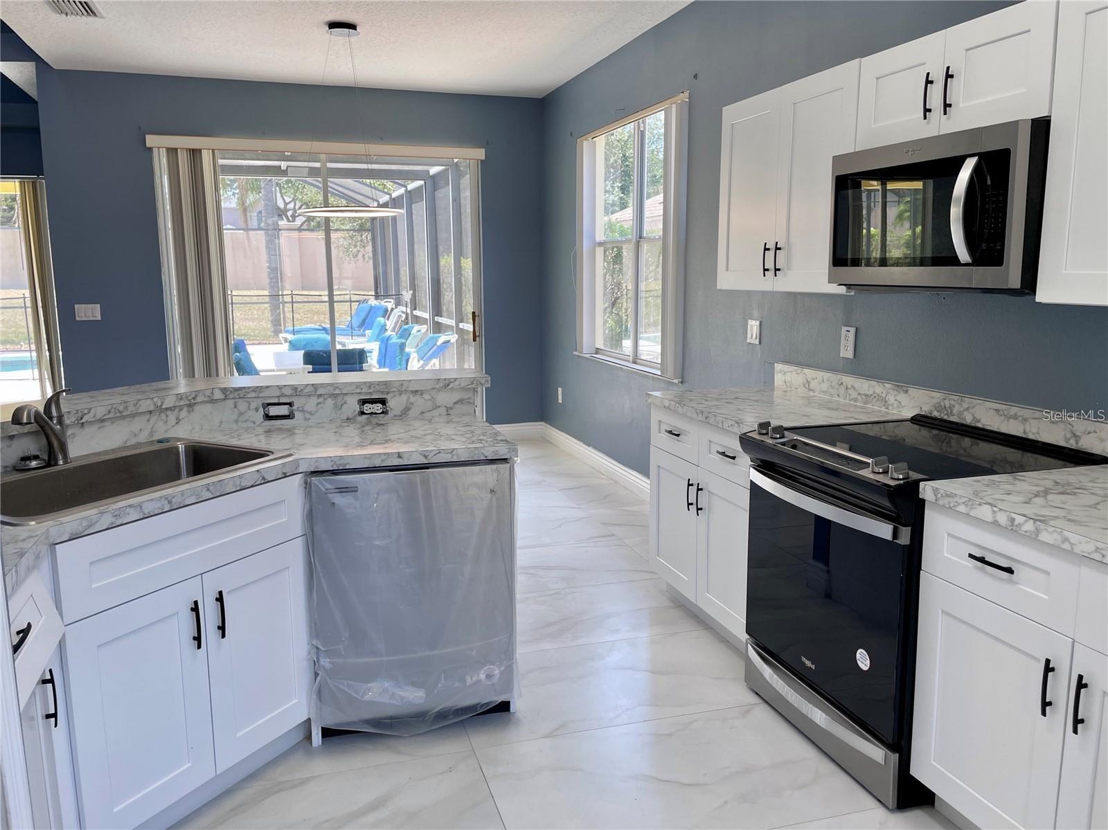 CALABAY PARC AT TOWER LAKE - Residential