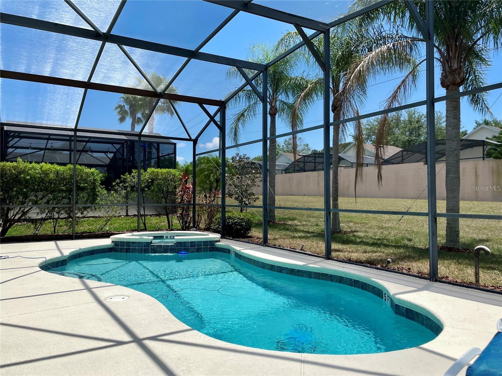 CALABAY PARC AT TOWER LAKE - Residential