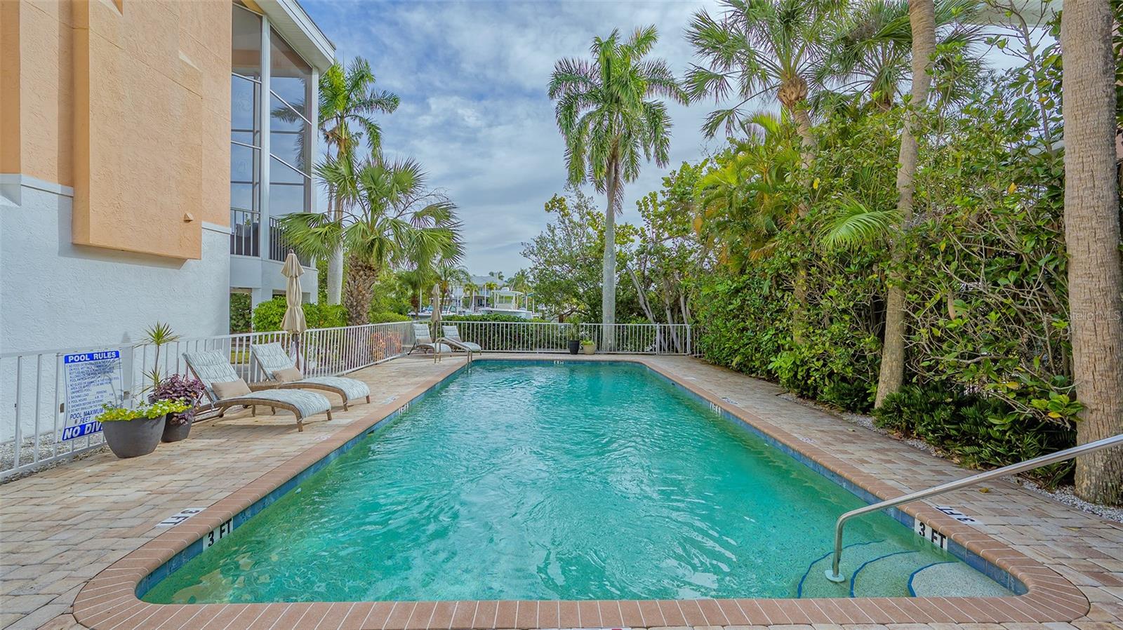 SOMERSET COVE - Residential