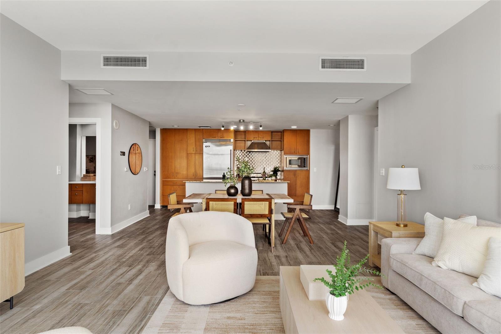 GRAND CENTRAL AT KENNEDY RESID - Residential