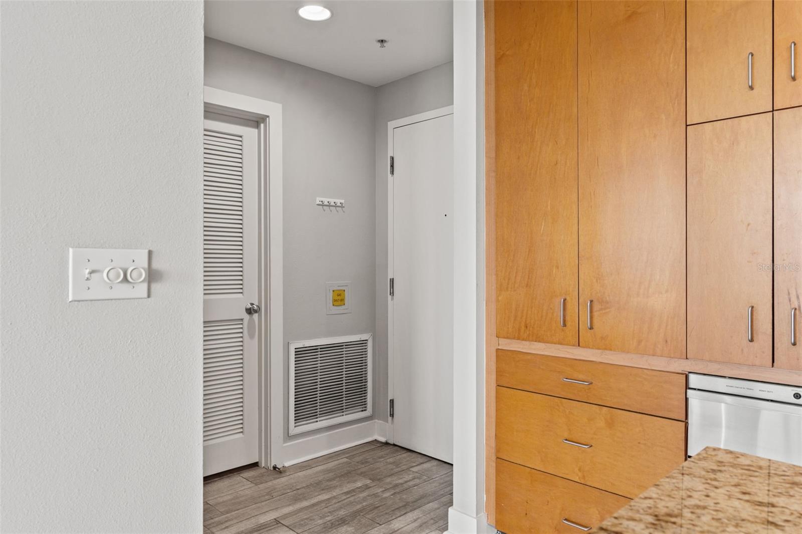 GRAND CENTRAL AT KENNEDY RESID - Residential