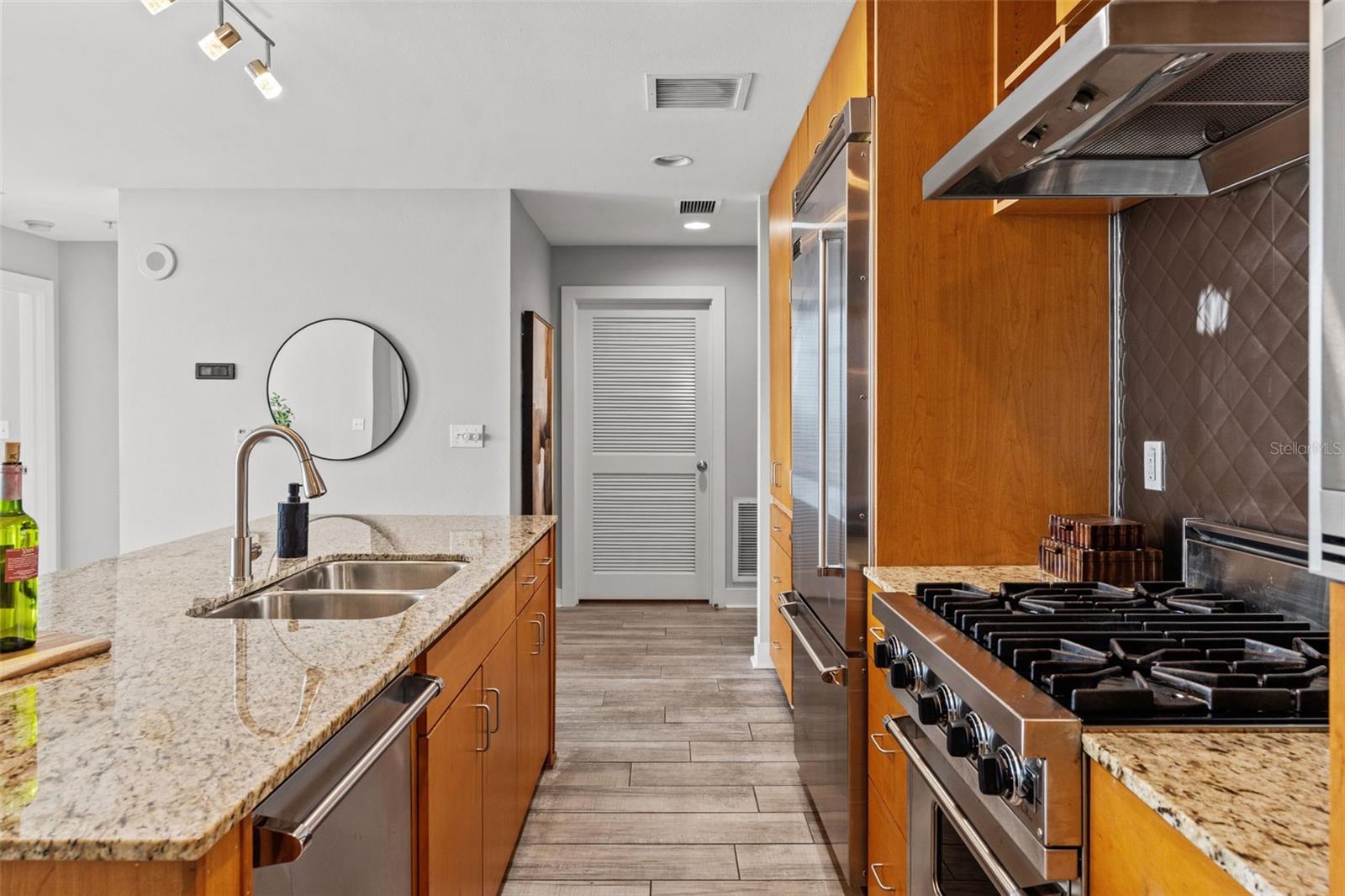 GRAND CENTRAL AT KENNEDY RESID - Residential