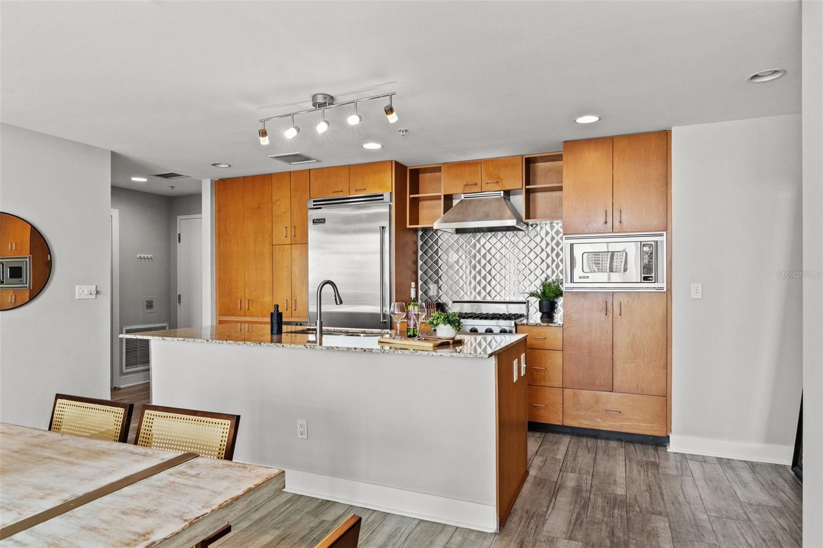 GRAND CENTRAL AT KENNEDY RESID - Residential