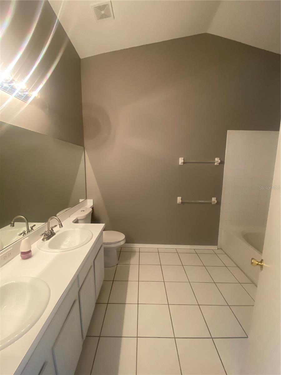 REGENCY KEY TWNHMS - Residential