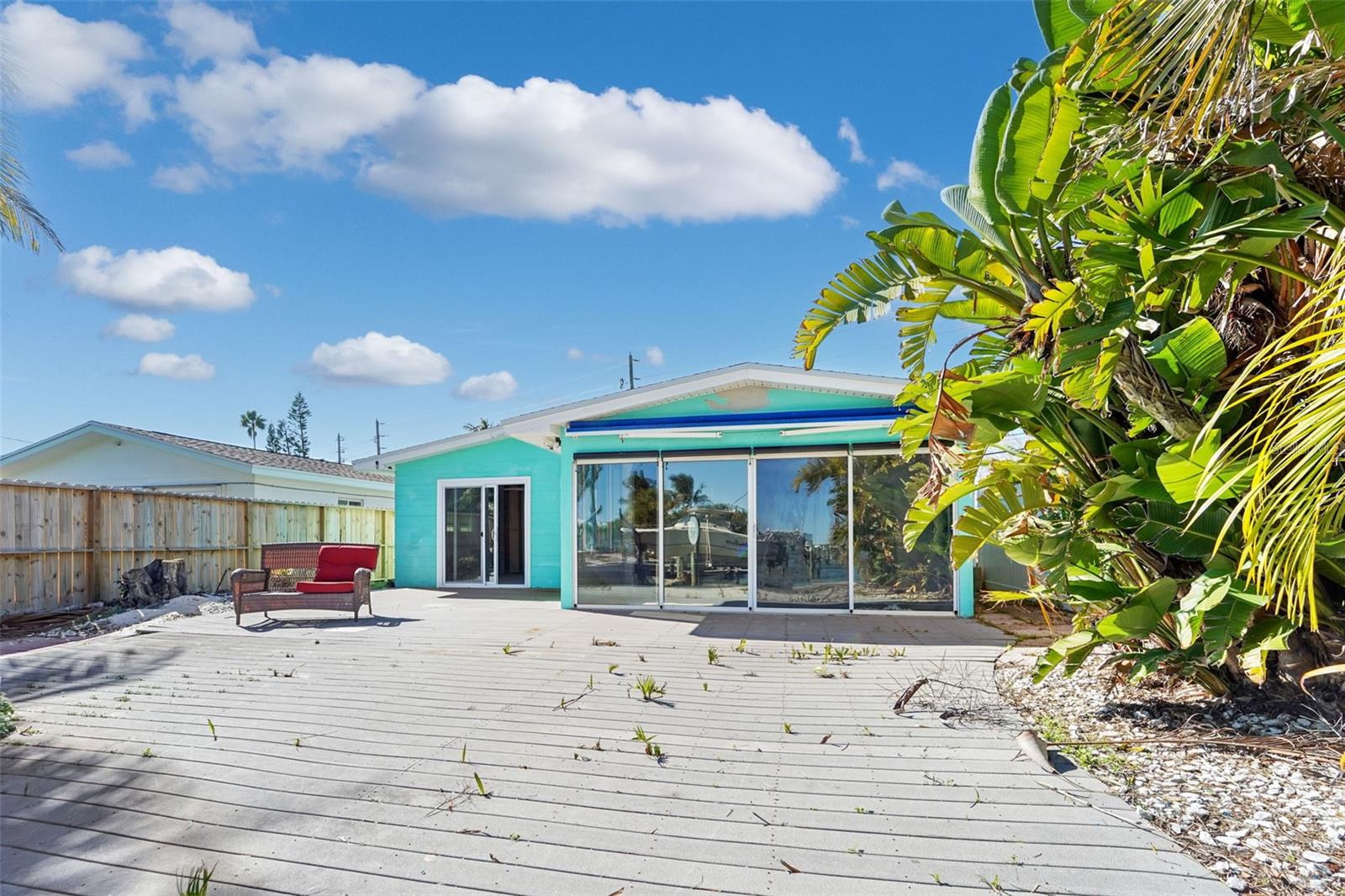 SUNNY SHORES - Residential