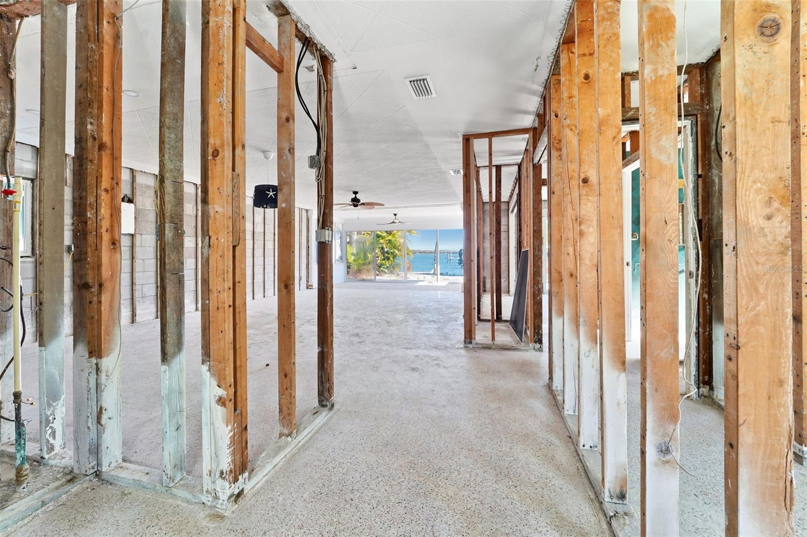 SUNNY SHORES - Residential