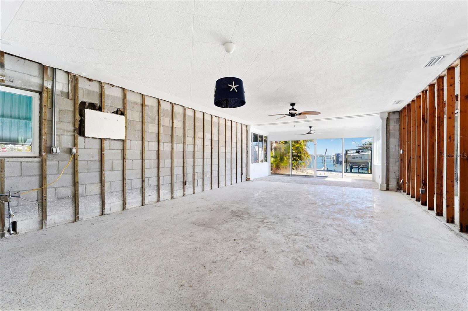 SUNNY SHORES - Residential