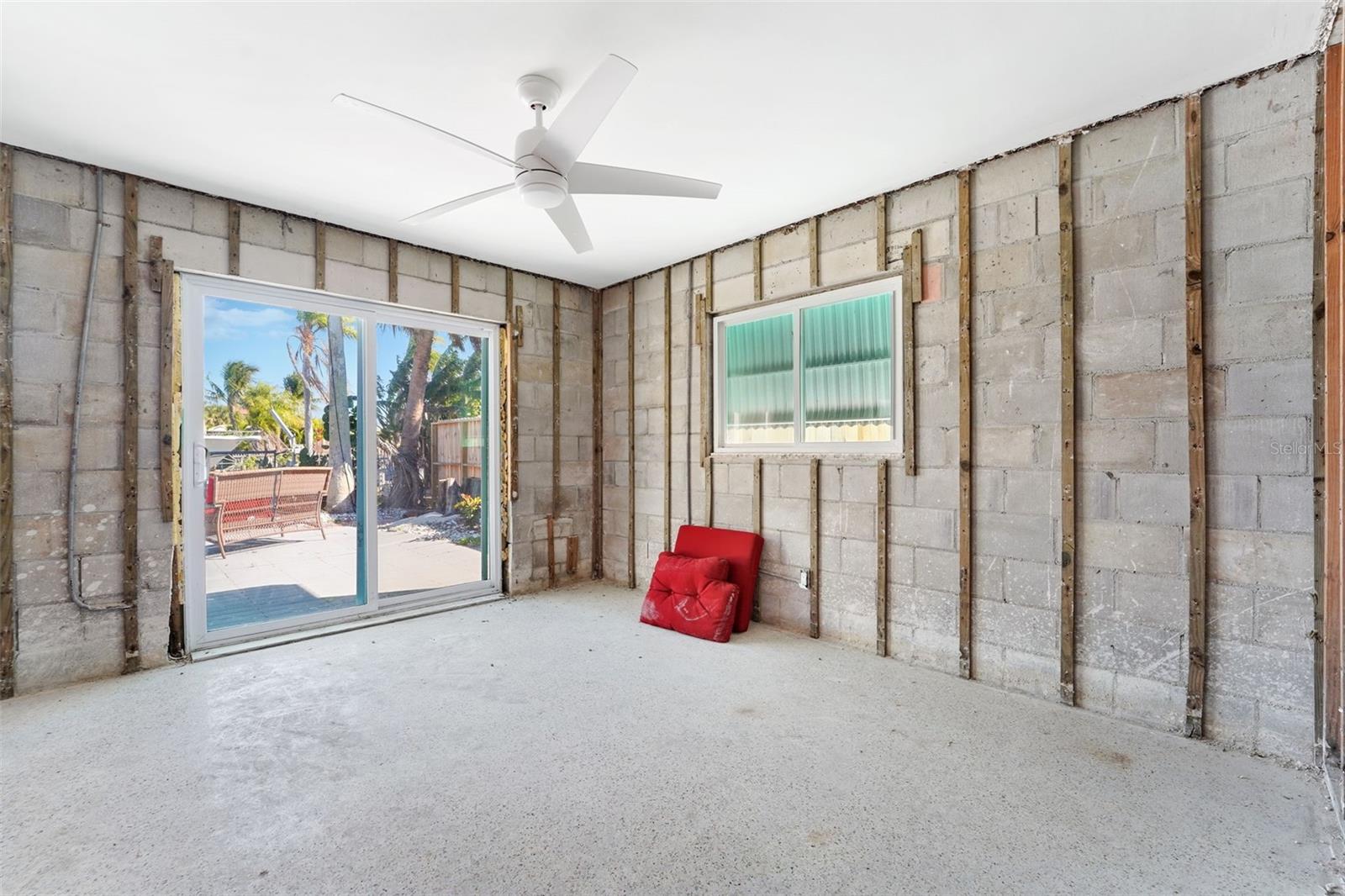 SUNNY SHORES - Residential