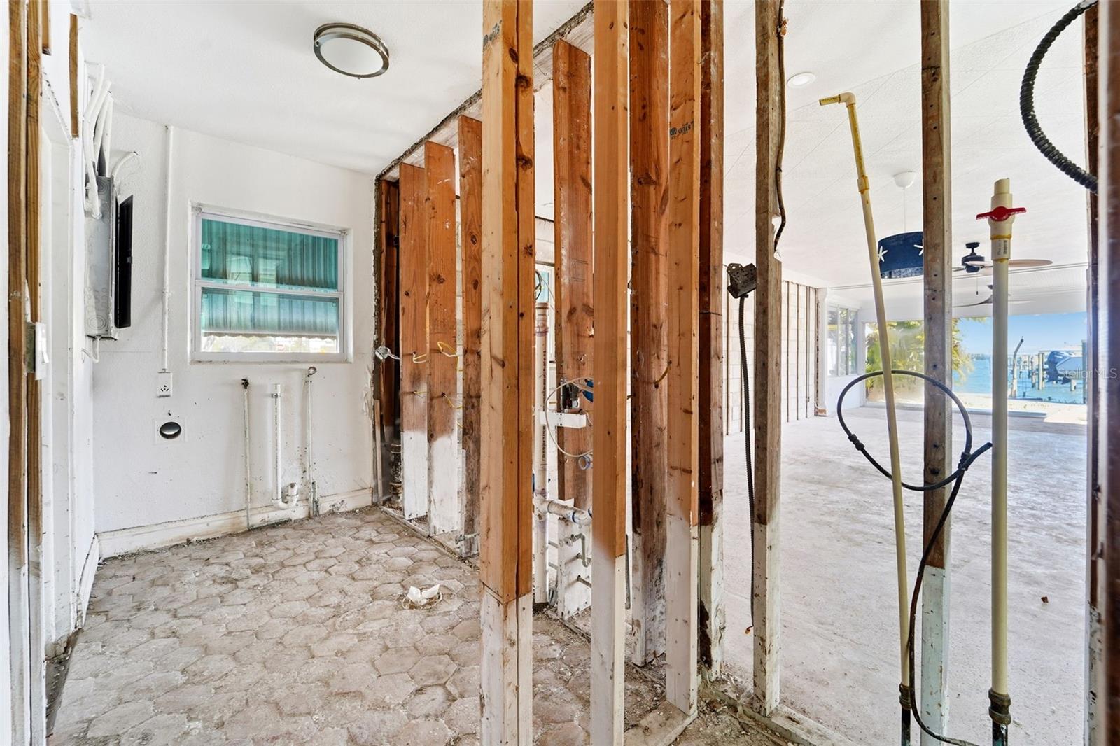 SUNNY SHORES - Residential