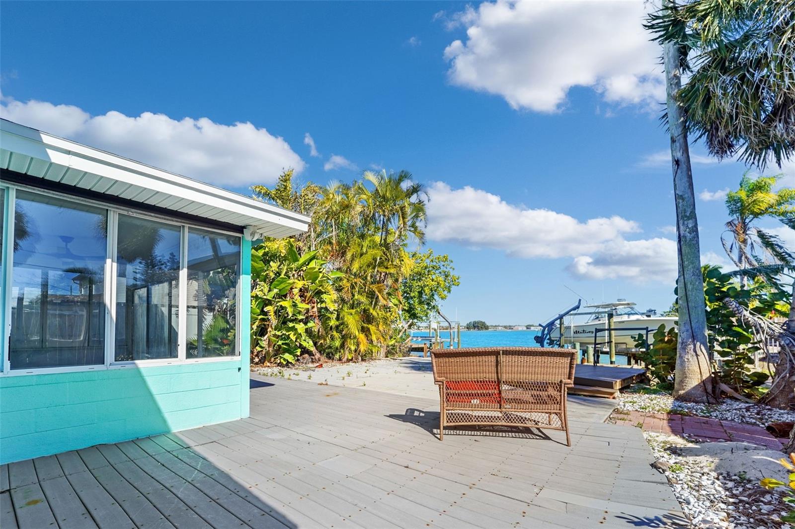 SUNNY SHORES - Residential