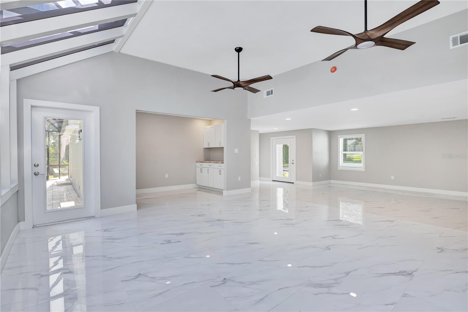2317 FARMWOOD CIRCLE