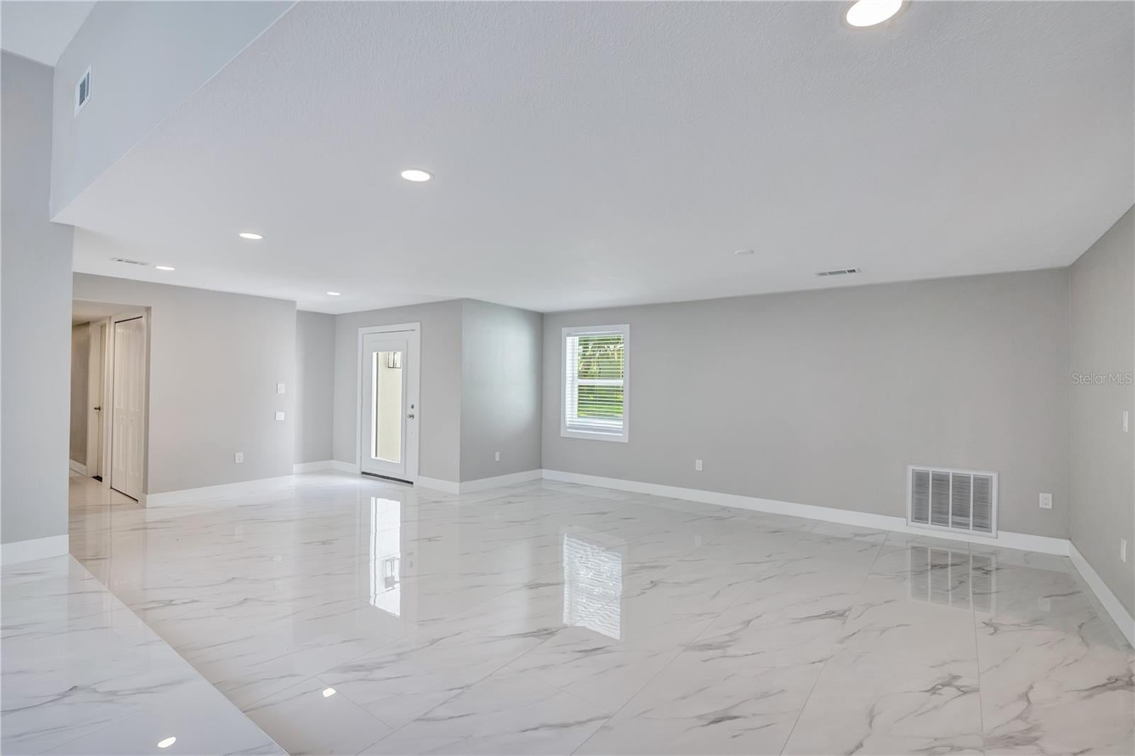 2317 FARMWOOD CIRCLE