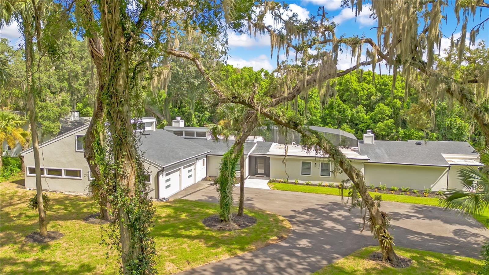 2317 FARMWOOD CIRCLE