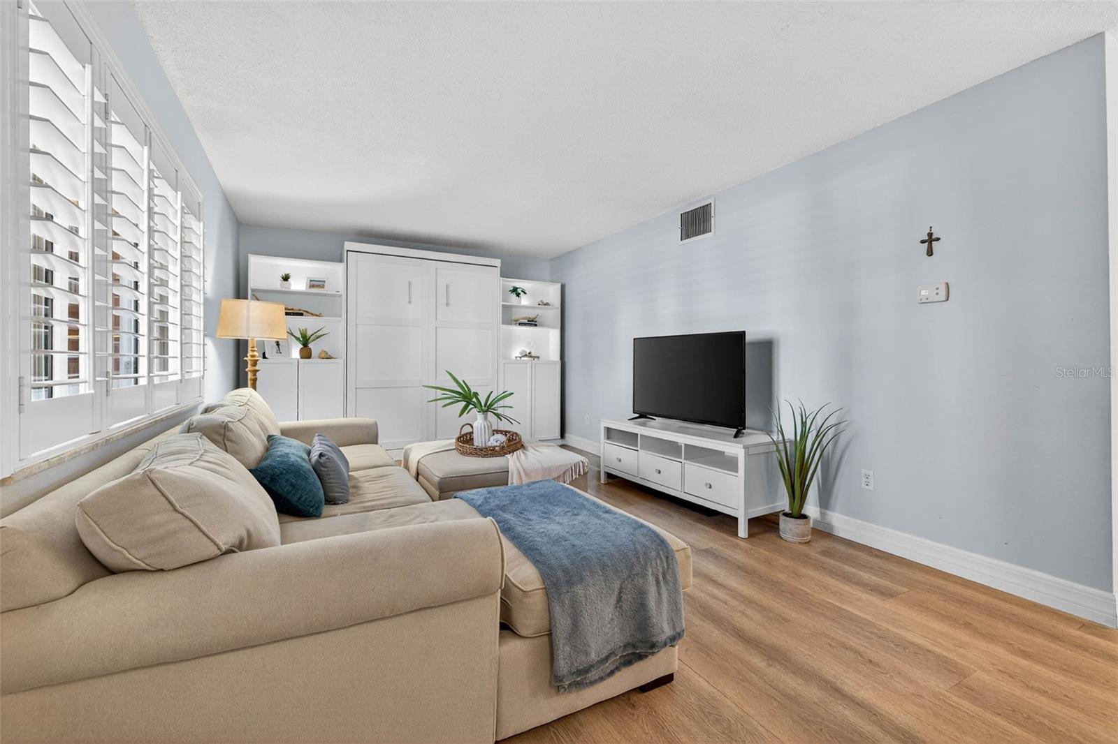 CHATEAU PELHAM APTS CONDO - Residential Lease