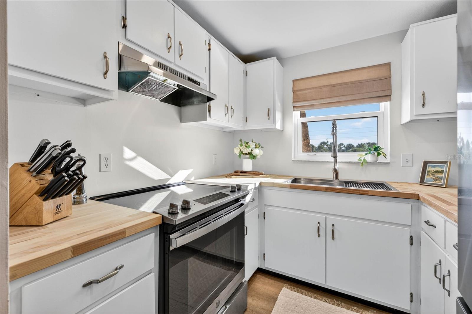 CHATEAU PELHAM APTS CONDO - Residential Lease