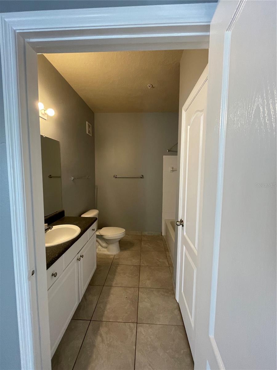 MIRABELLA - Residential Lease