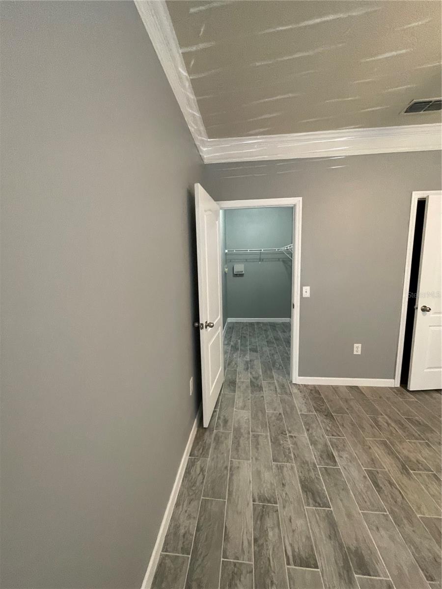 MIRABELLA - Residential Lease