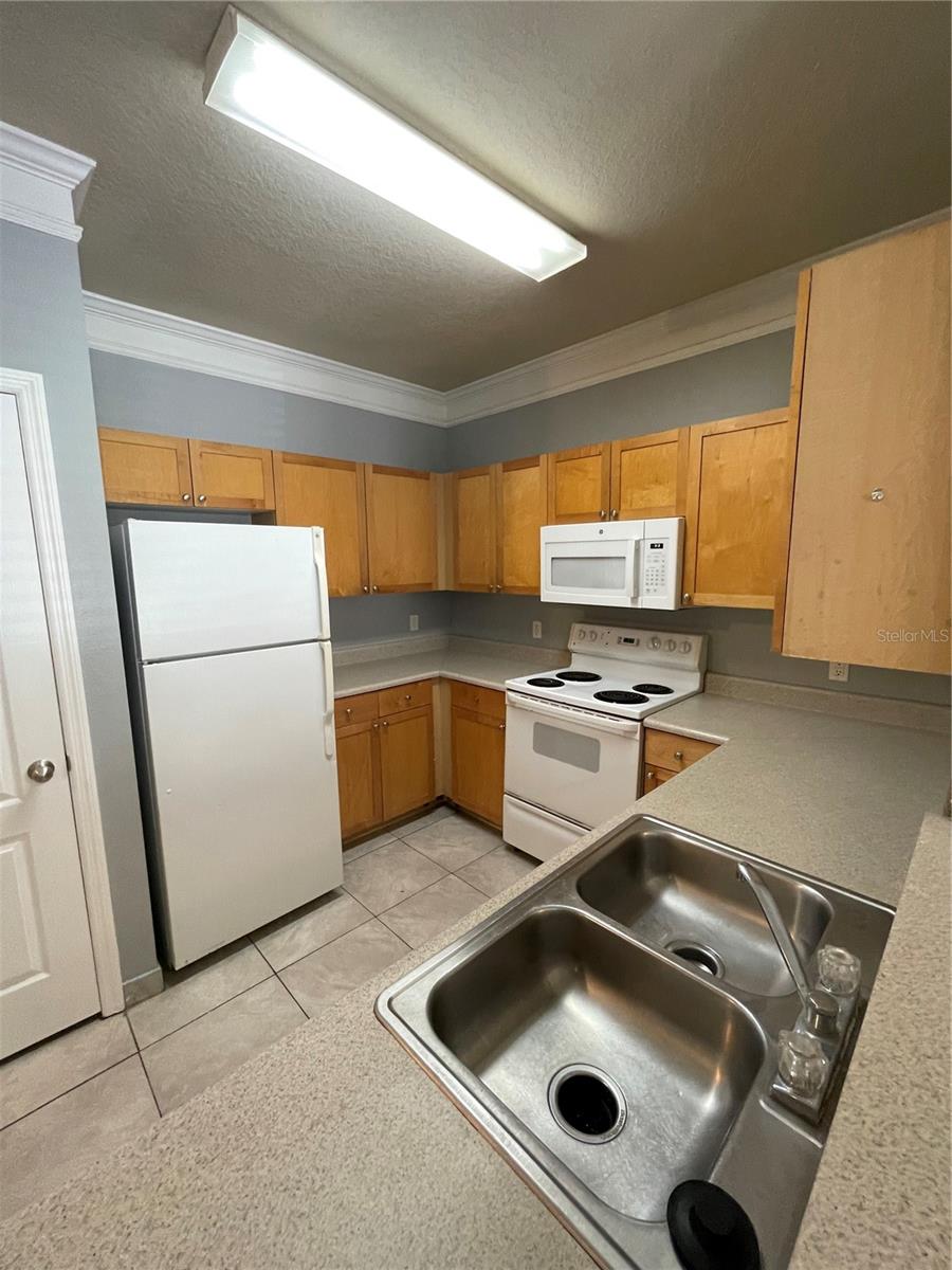 MIRABELLA - Residential Lease