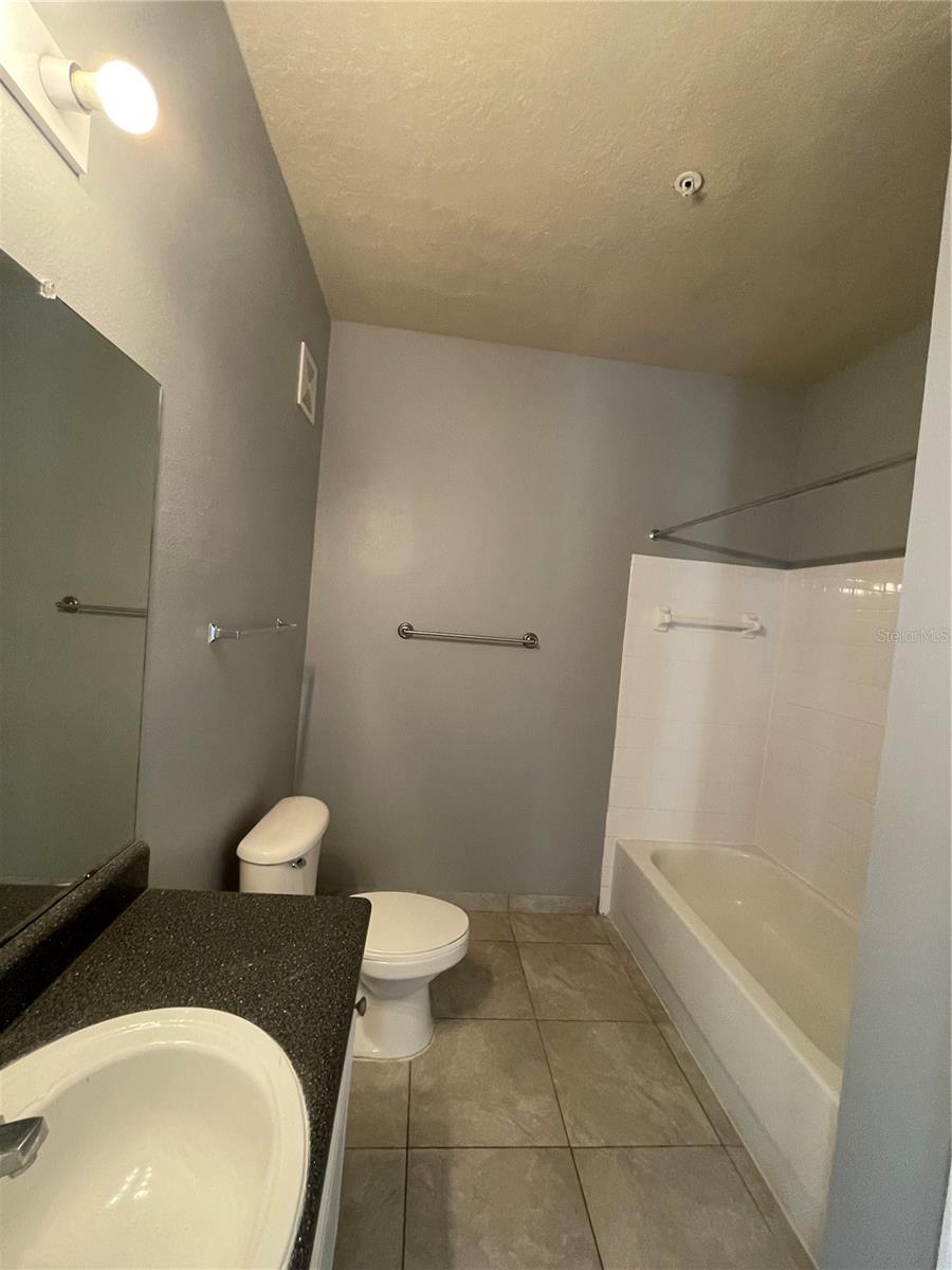 MIRABELLA - Residential Lease